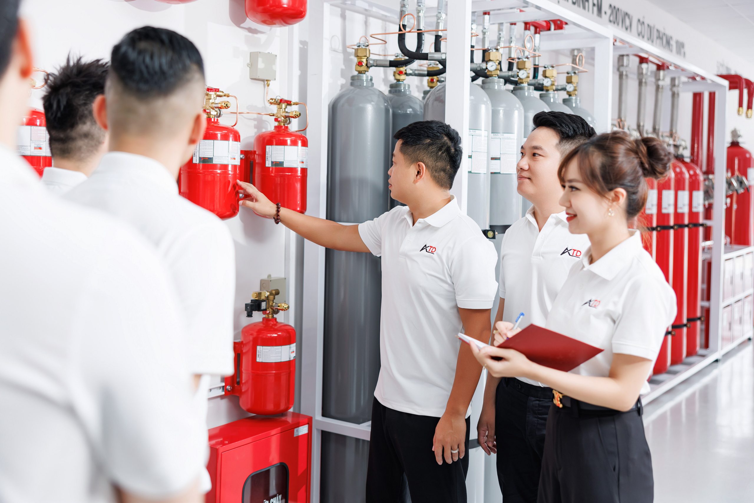 Bình chữa cháy khí FM200 – Sự lựa chọn an toàn cho văn phòng và phòng máy